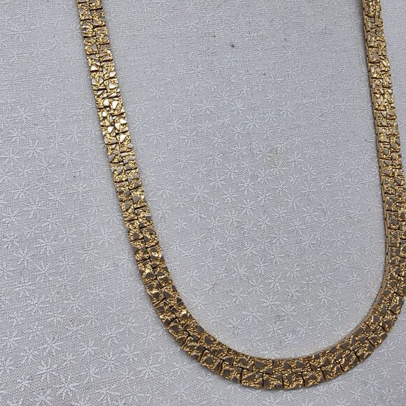 Vintage Gold Tone Flat Nugget Textured Chain Necklace Classic Reversible - Picture 3 of 7